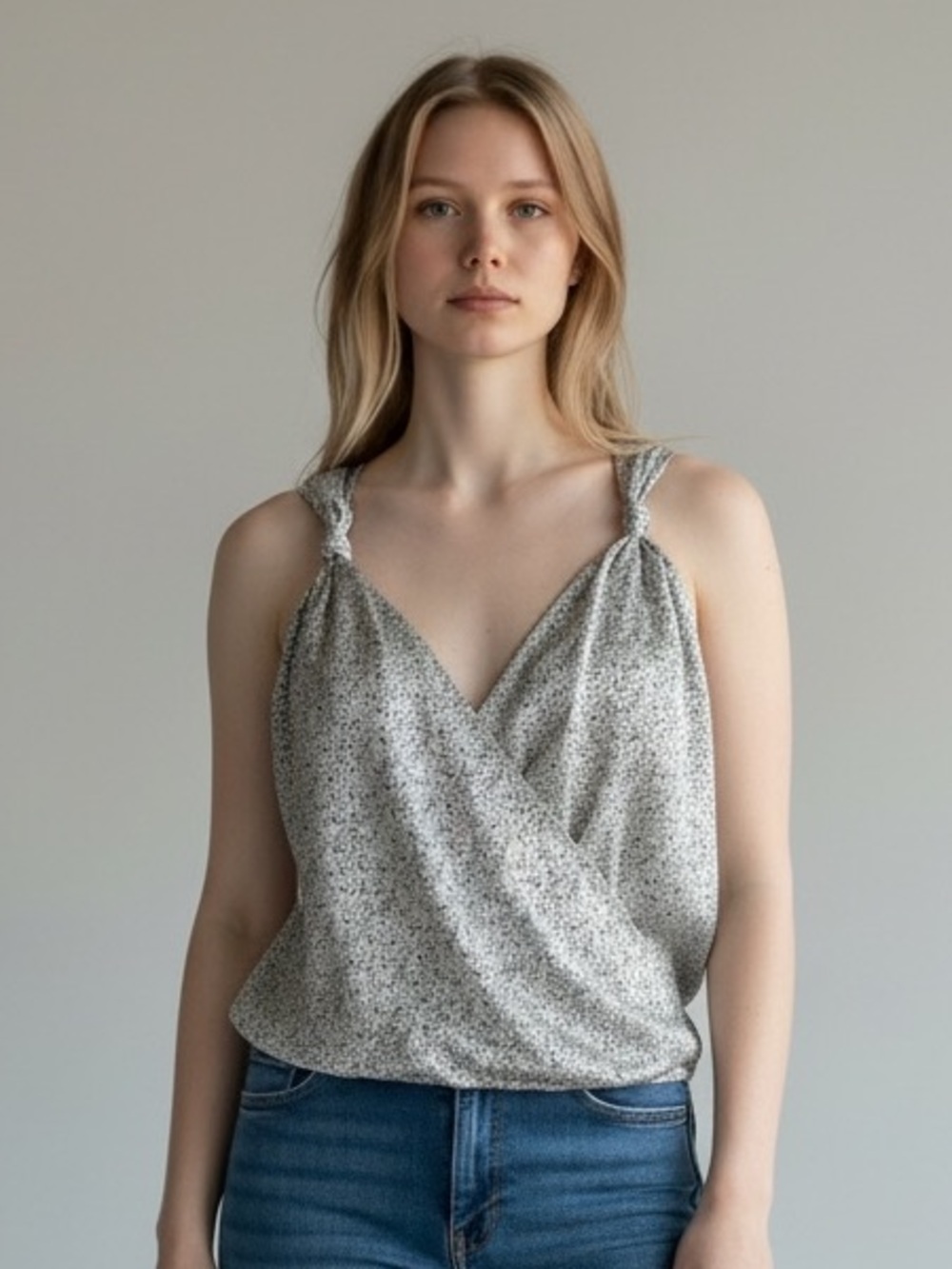 EXPRESS CRISSCROSS ELASTIC WAIST V‑NECK TANK — SIZE M